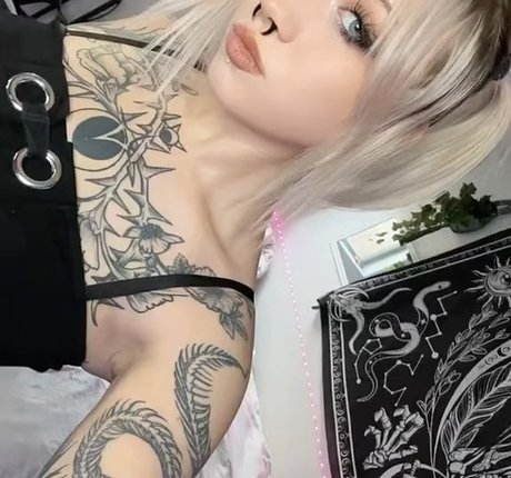 alisawaifu model adult images