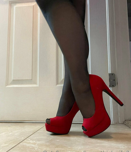 hornythickwife2 pornstar sex pic