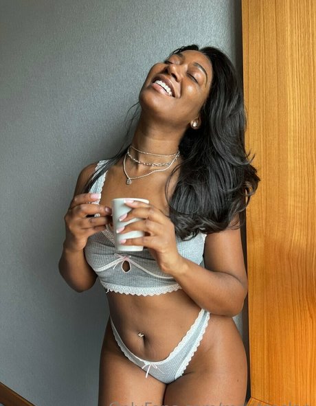 Maritzaslan hd actress photo