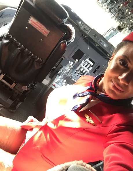 Cassie Del Isla exclusive star pic