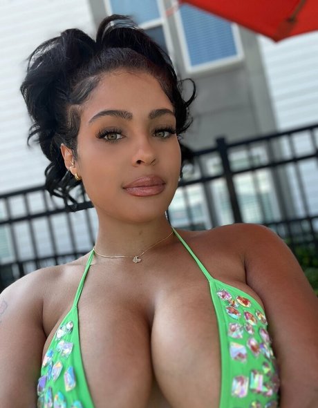 Jasmine Grenaway star high quality image