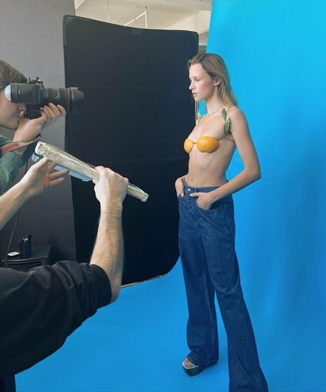 Angele Van Laeken art pornstar galleries