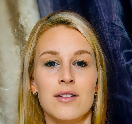 Cassie Popcorn nude actress pictures