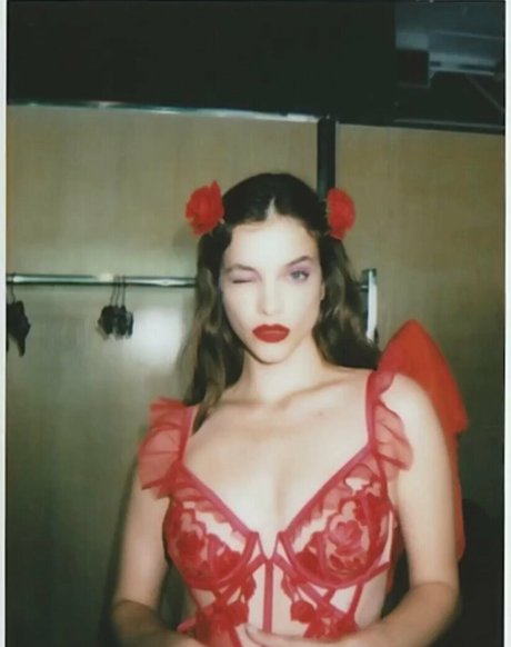 brunette milf onlyfans hd pic