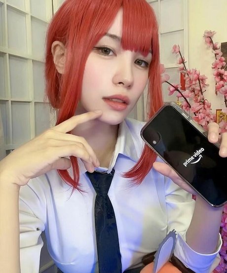 Lolaaasaur model porn image