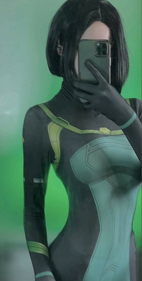 Lolaaasaur art star pics