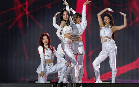 itzy all in us pornstar sexy image