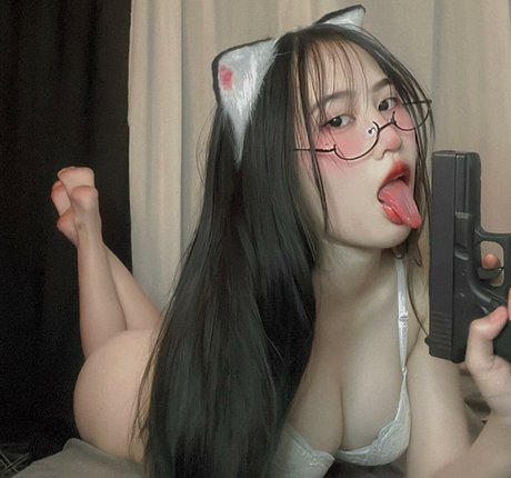 Yunne uwu sexy model img