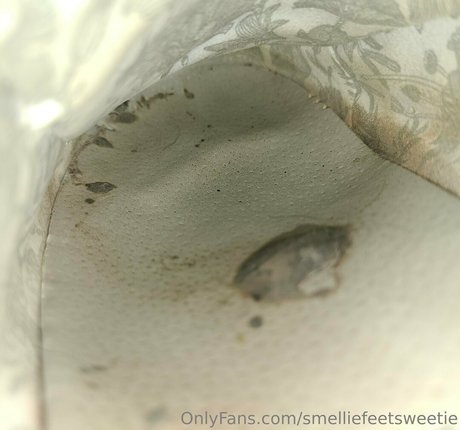 smelliefeetsweetie model beautiful pictures