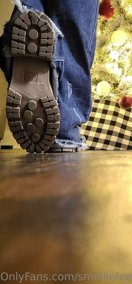 smelliefeetsweetie star adult pic