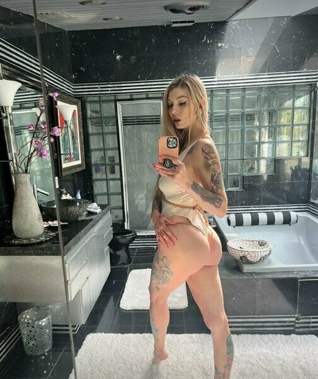 kayleefree model nude galleries