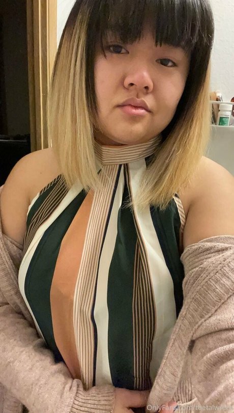 toetalwreck art actress gallery