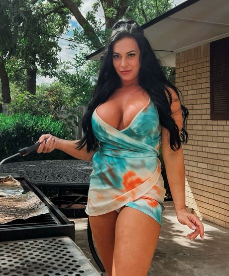 TrulyAris hd actress pictures