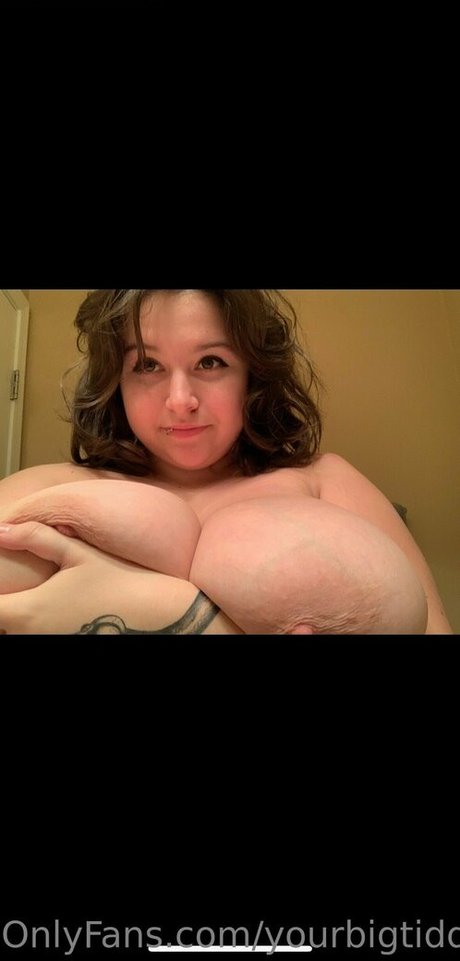 yourbigtiddiedlamb model exclusive pics