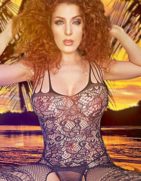 babyruthy hot model pic