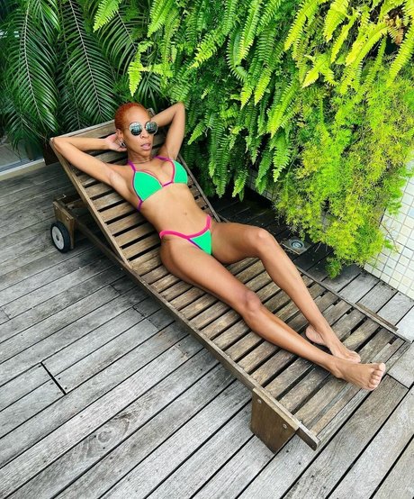 Karol Conka model sex picture