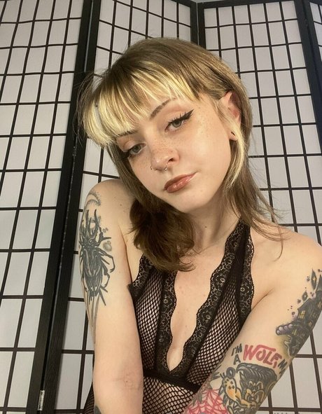 lilslag model nude pic