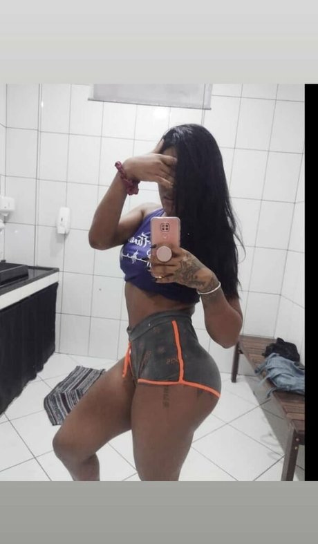 Julia Lima model adult images