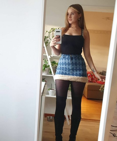 elina twich model hot pic