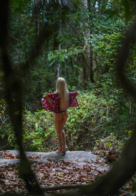 sofie perfect sin model sexy photos