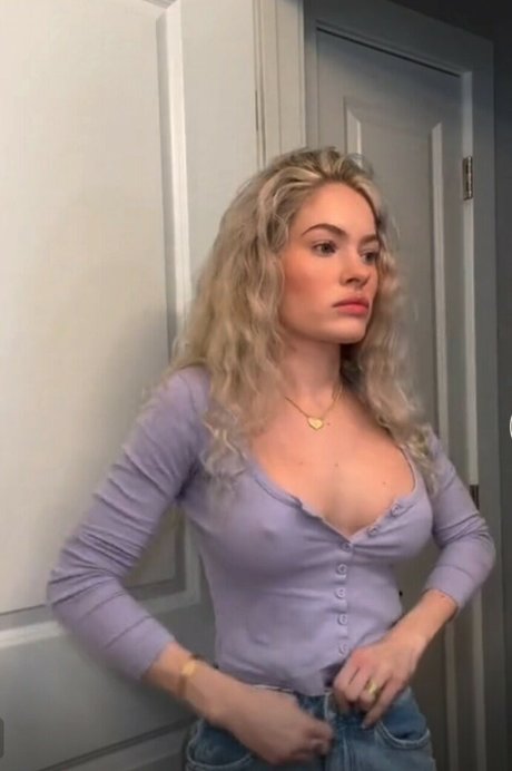 Claudia Walsh model pretty pictures