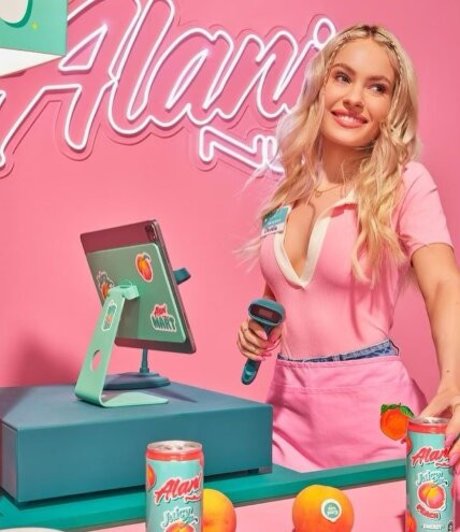 Claudia Walsh model sexy galleries