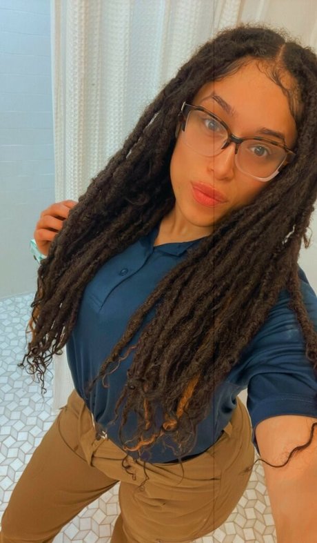 safiyaswrld hot model gallery