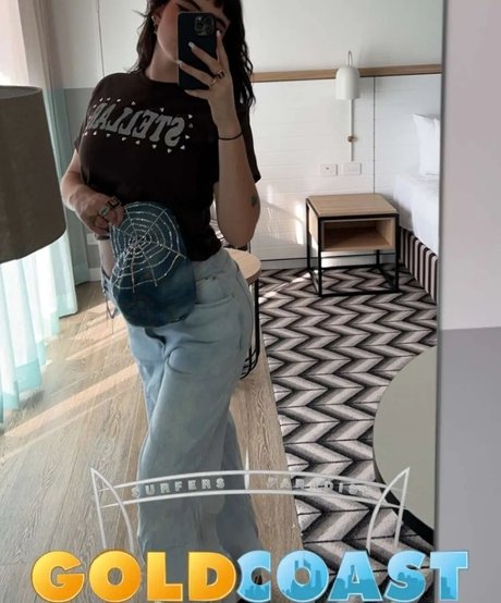 Benee free model pictures