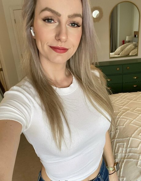 nurseryleigh nude pornstar pic