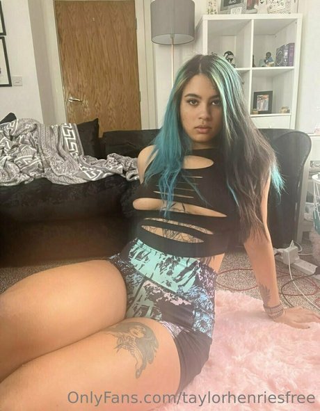 taylorhenriesfree sexy actress pictures