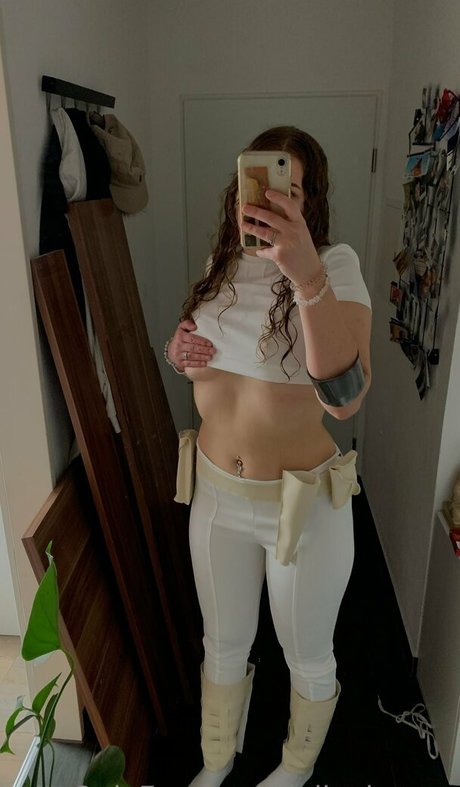 laraa hdr model high quality photos