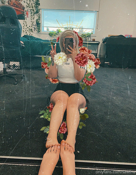 sawina nude star pic