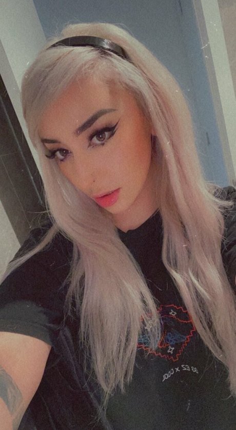 sawina top model picture