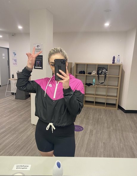 sawina pornstar nude images