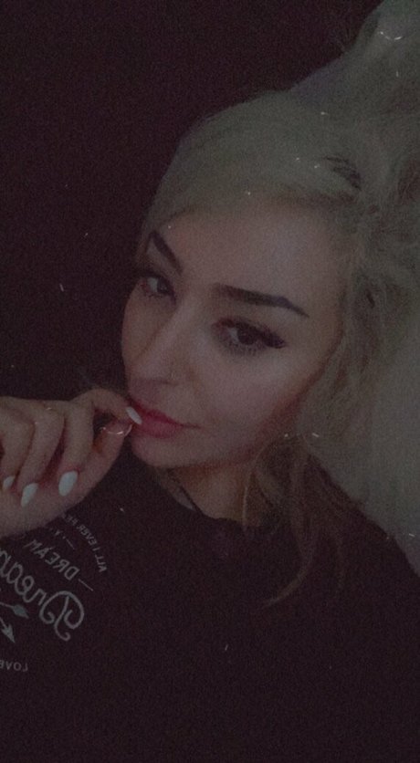 sawina model top pictures