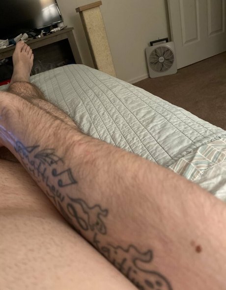 shy town76 model naked photo