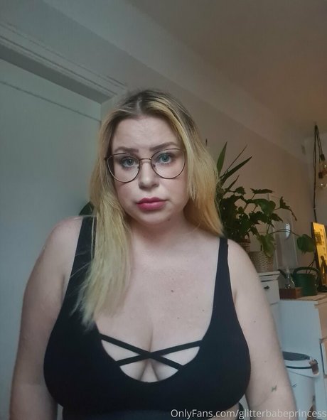 glitterbabeprincess pornographic model img