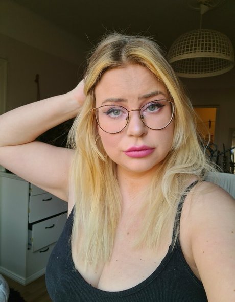 glitterbabeprincess exclusive model photo