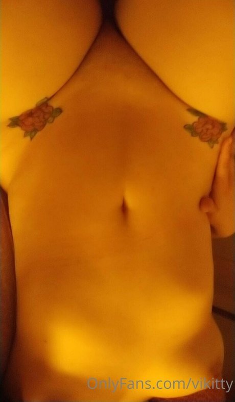 vikitty model nudes pic