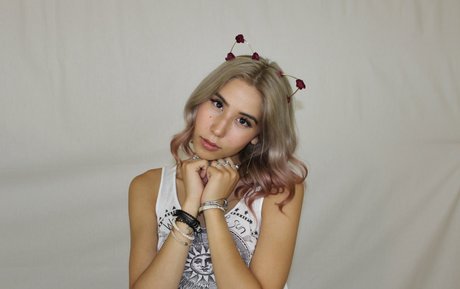 Charisma Kain star pretty photos