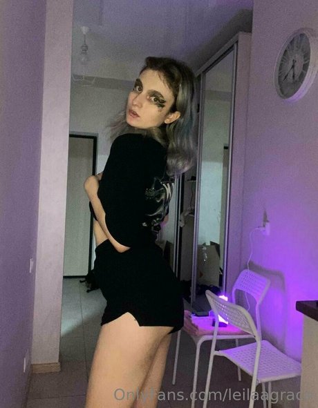 leilaagrace naked model archive