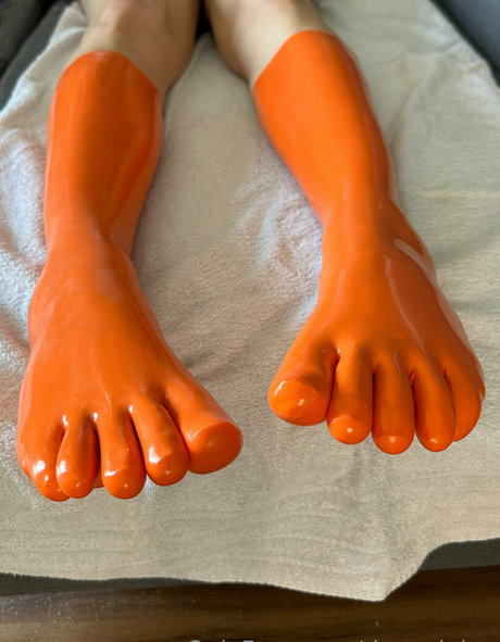 rinavolpina high quality model picture