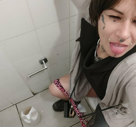 shewolf inked perfect actress img