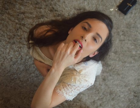 mirabella 00 nice pornstar pics