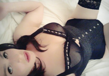 LiaLaRosa star naked img