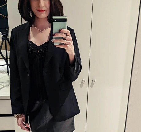 Jennifer London naked actress images