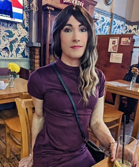 Jennifer London beautiful actress galleries