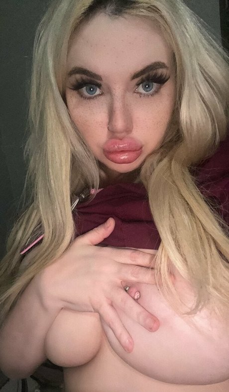 Xohoneybabyxo model beautiful pic