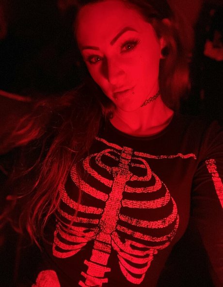 mature slut onlyfans pornographic images