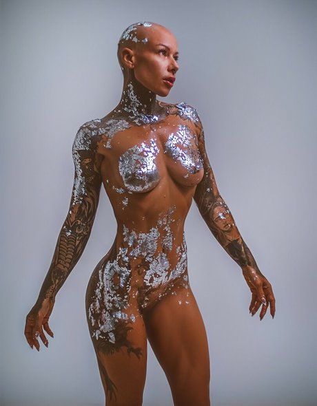 Maria Kasta star nudes picture